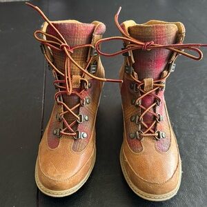 Timberland Pendleton boot
Size 7